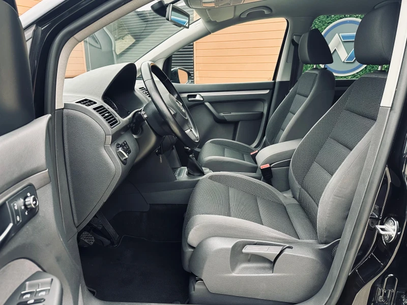 VW Touran 7-места/6-скорости/Автопилот, снимка 9 - Автомобили и джипове - 52576031