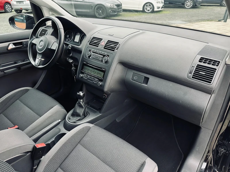 VW Touran 7-места/6-скорости/Автопилот, снимка 16 - Автомобили и джипове - 52576031