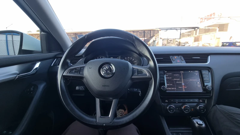 Skoda Octavia 4x4 с камера и Дистроник, снимка 11 - Автомобили и джипове - 52877280