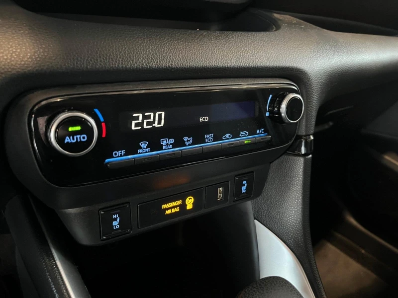 Toyota Yaris HYBRID* TEAM-D* DISTR* LED* KEYLESS* CARPLAY, снимка 5 - Автомобили и джипове - 53437087