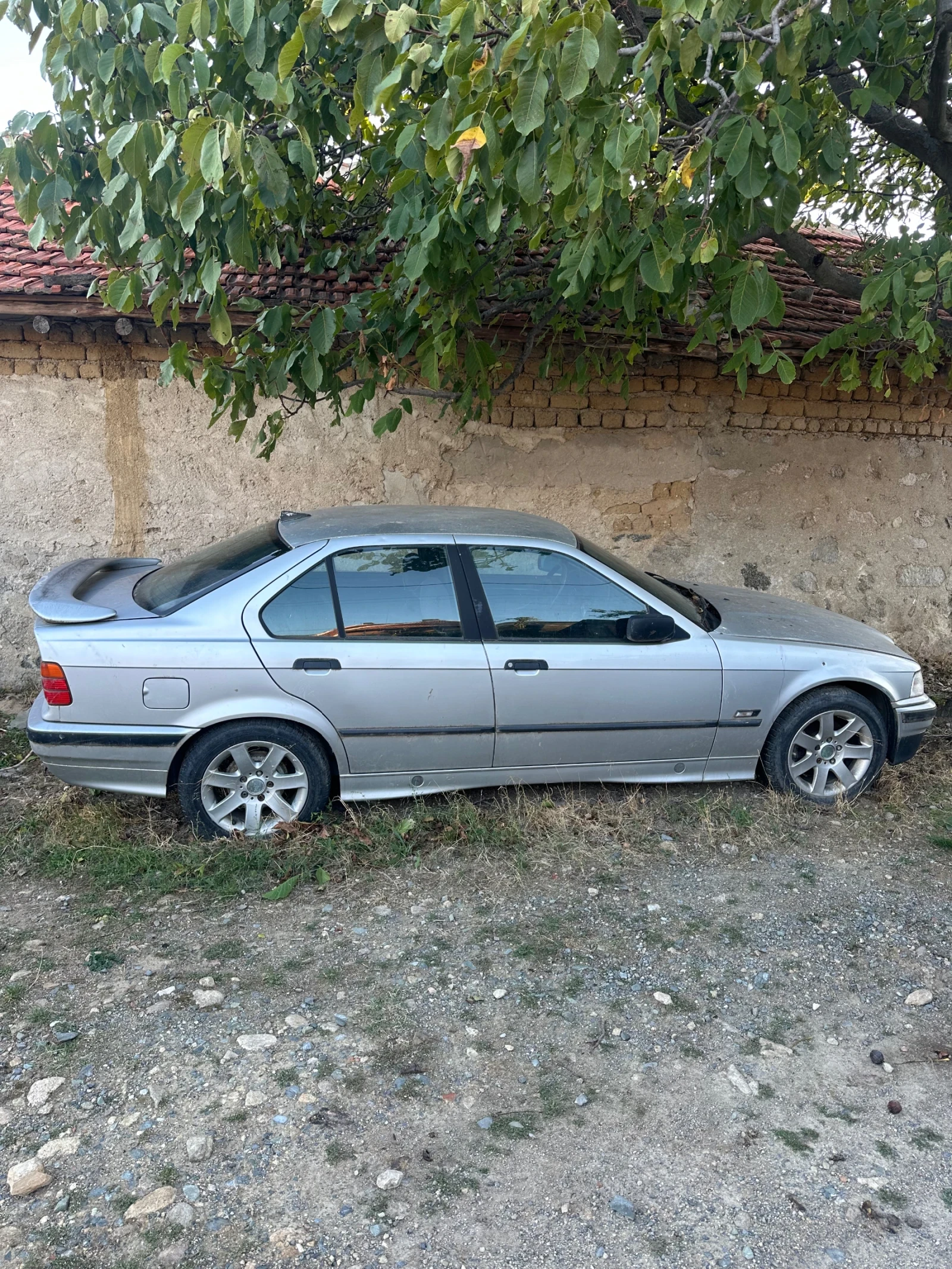 BMW 318  - изображение 2