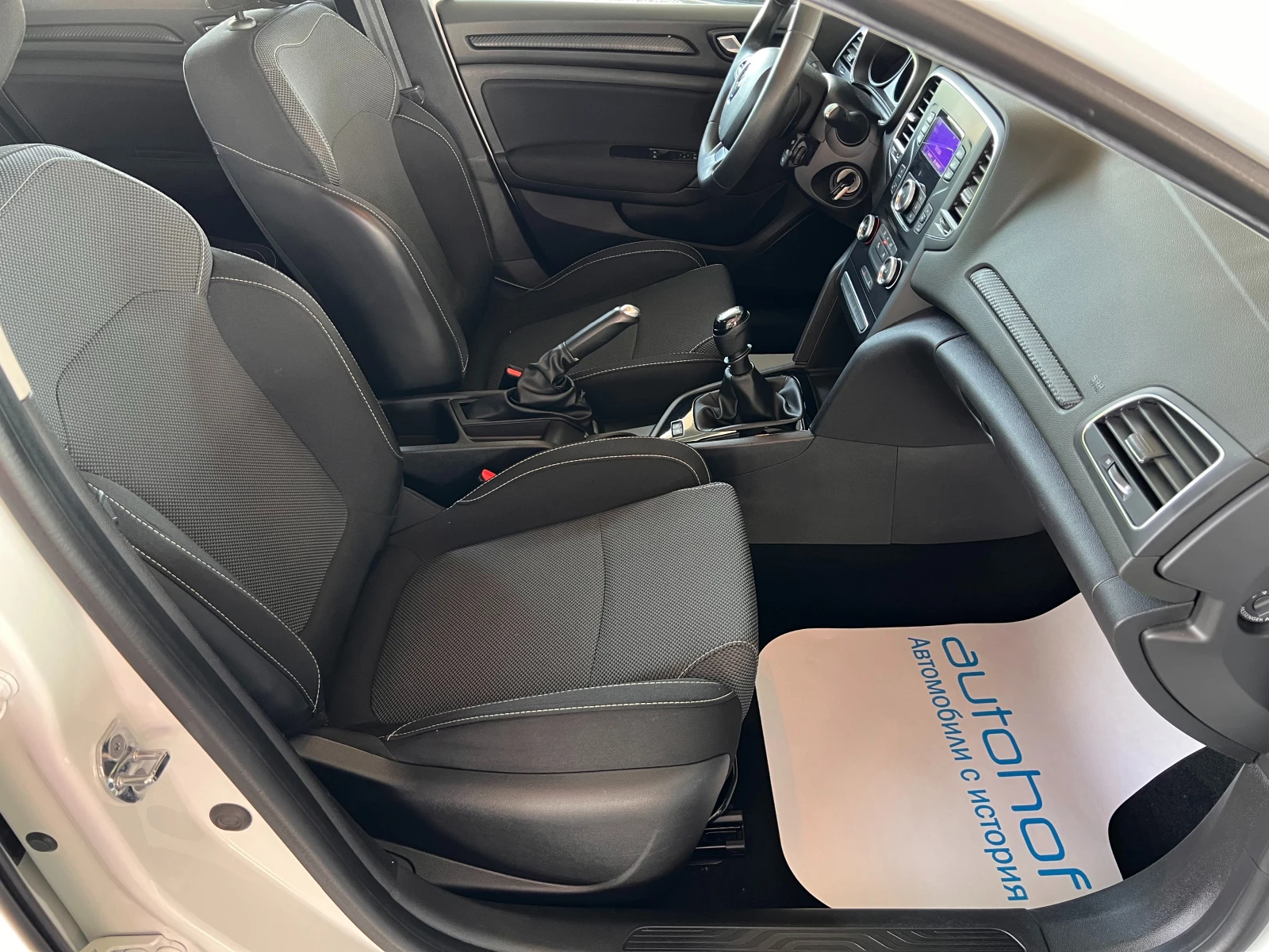 Renault Megane 1.5TDCI/95K.C./6MT - изображение 9