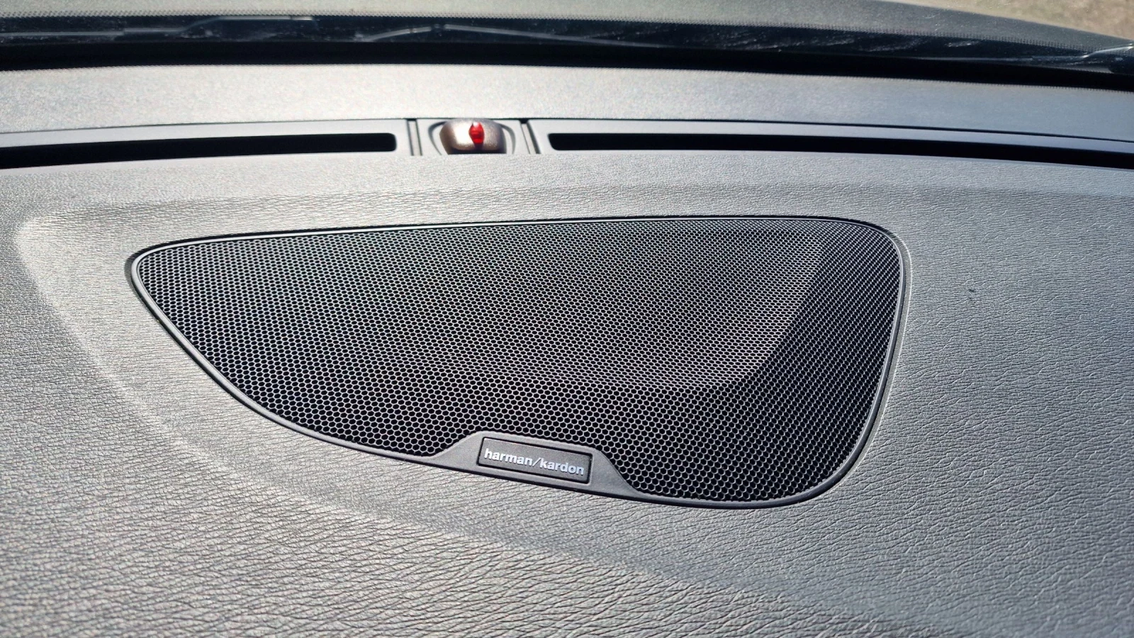 Volvo V60 D4 R design  | Mobile.bg   16