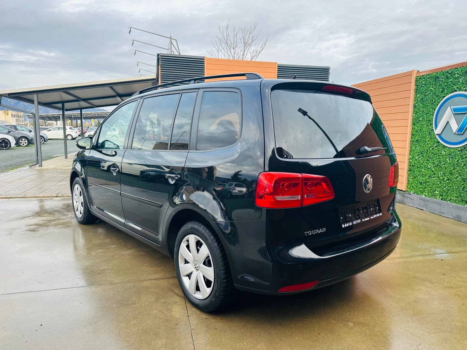 VW Touran 7-места/6-скорости/Автопилот - изображение 7