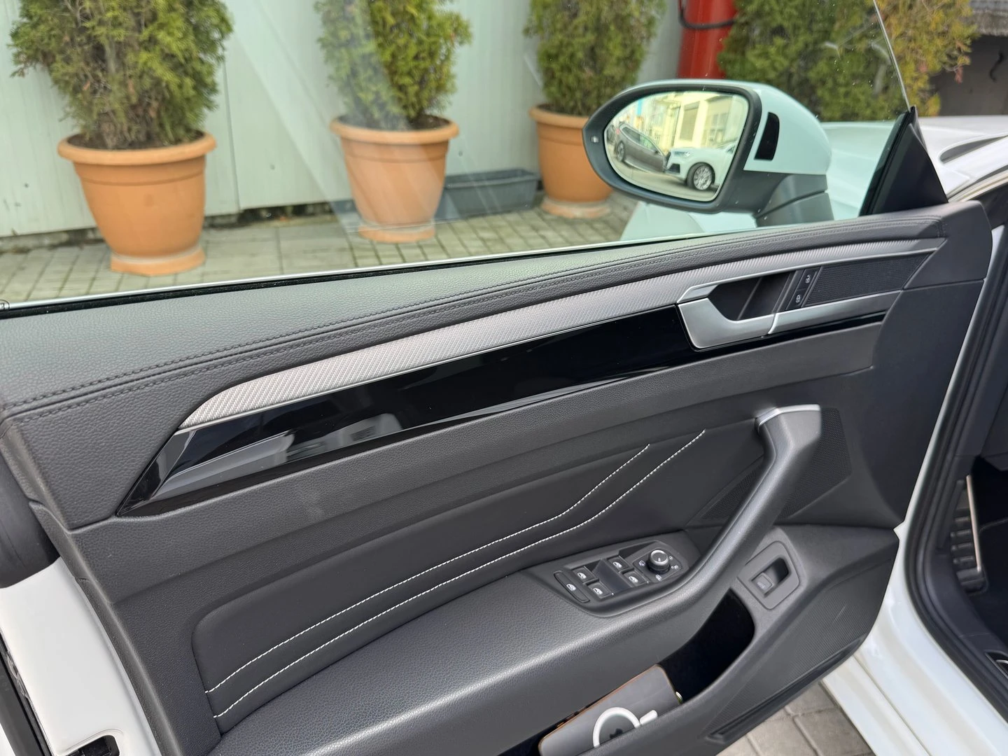 VW Arteon R-Line 2.0 TDI SCR DSG, снимка 9 - Автомобили и джипове - 56420378