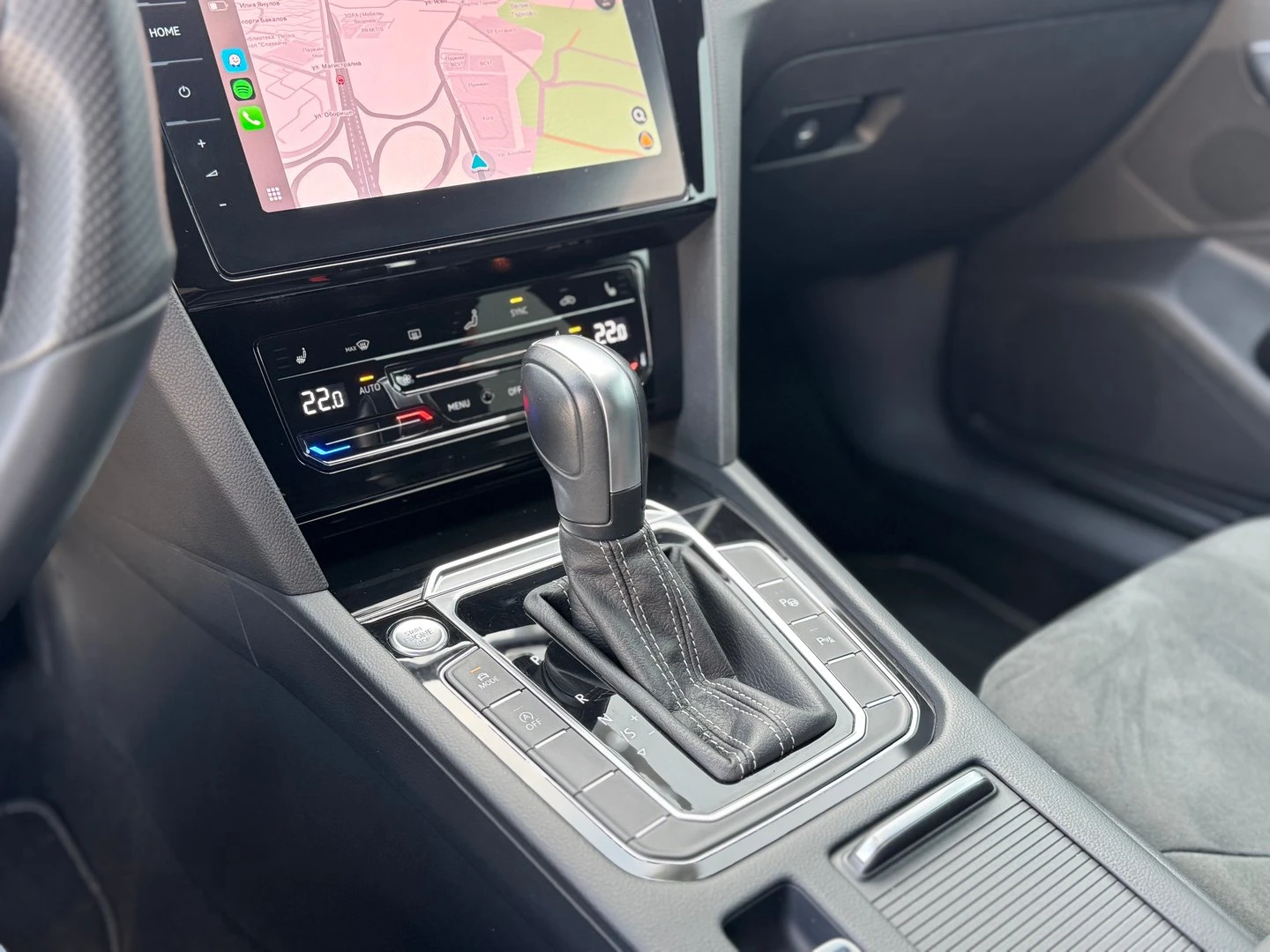VW Arteon R-Line 2.0 TDI SCR DSG, снимка 14 - Автомобили и джипове - 56420378
