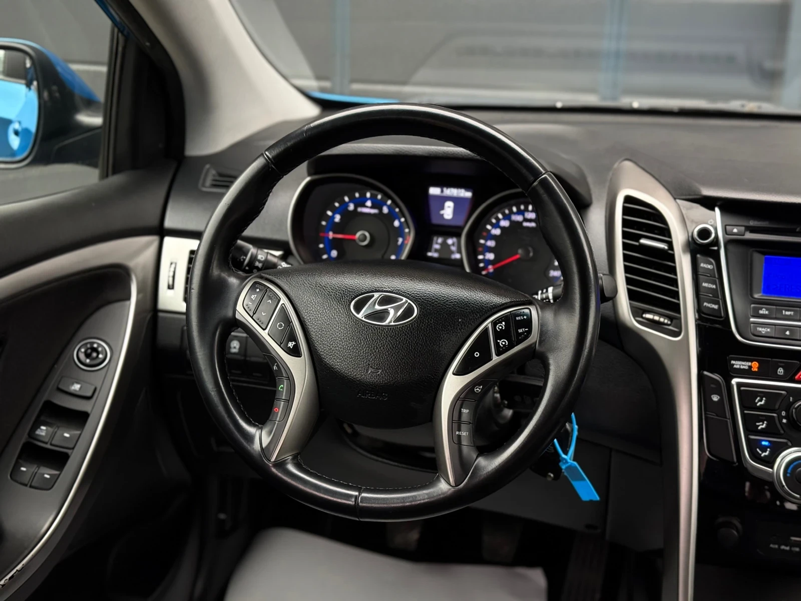 Hyundai I30 1.6i * LED* Tempomat*  - изображение 9