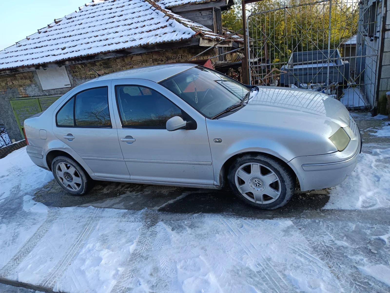 VW Bora 1.8T, снимка 2 - Автомобили и джипове - 53755208