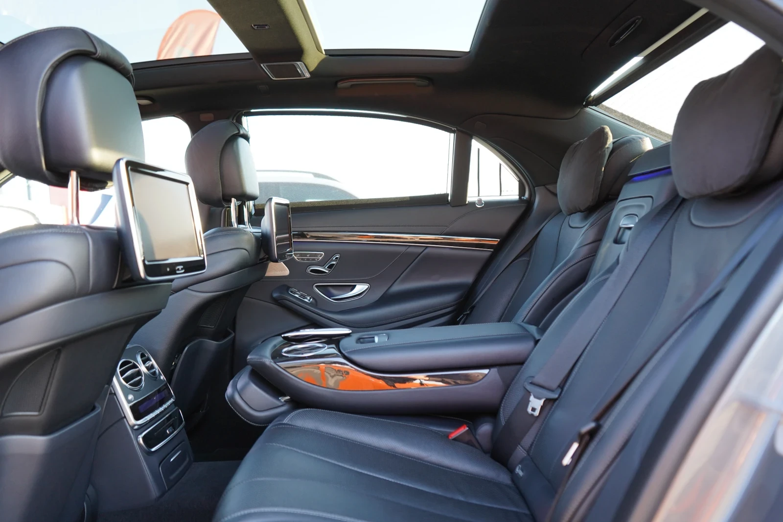 Mercedes-Benz S 350 d* AMG* LONG* BURM* HUD* KEYLESS* 360 CAM* DISTR* , снимка 13 - Автомобили и джипове - 53815802