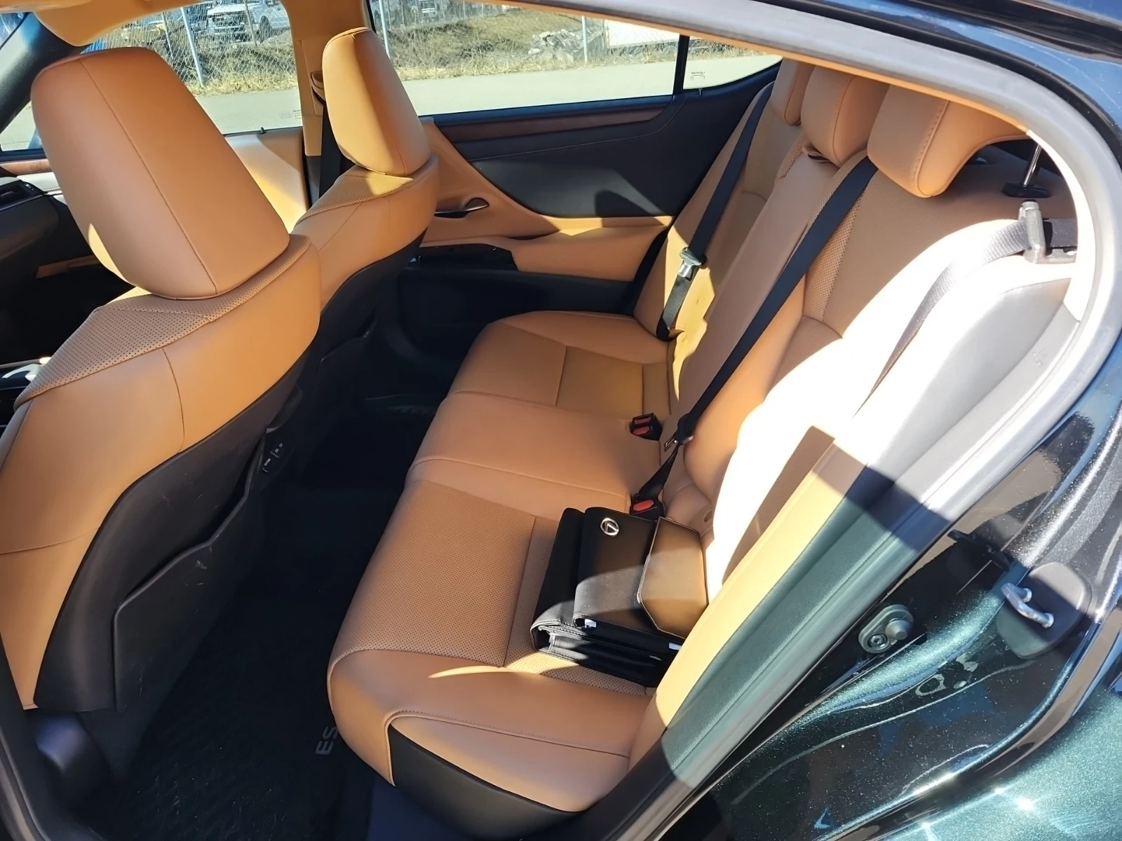 Lexus ES 350 FWD/Подгрев/Обдухване/Парктроници/Без Инцидент/, снимка 11 - Автомобили и джипове - 54005383