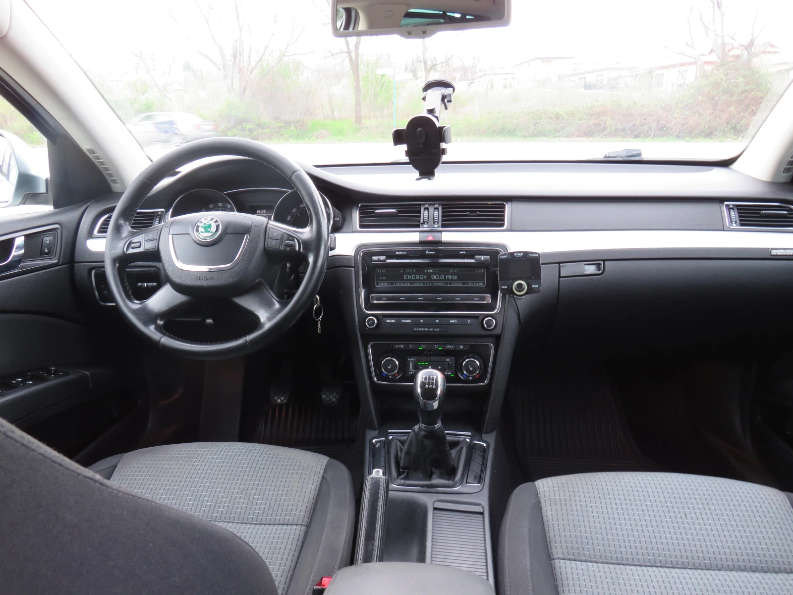 Skoda Superb * 2.0TDI 6-СКОРОСТИ РЪЧКА - РЕГИСТРИРАН* , снимка 13 - Автомобили и джипове - 54136907