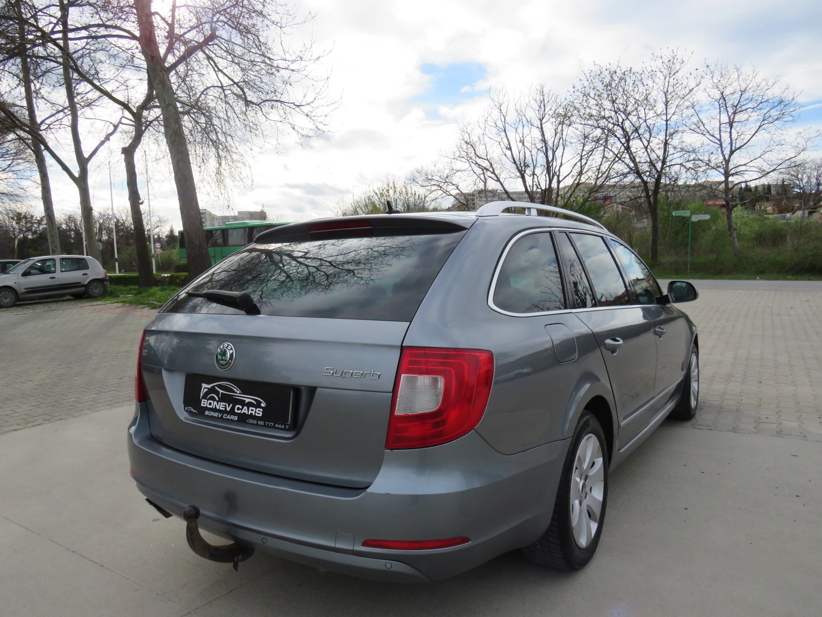 Skoda Superb * 2.0TDI 6-СКОРОСТИ РЪЧКА - РЕГИСТРИРАН* , снимка 5 - Автомобили и джипове - 54136907