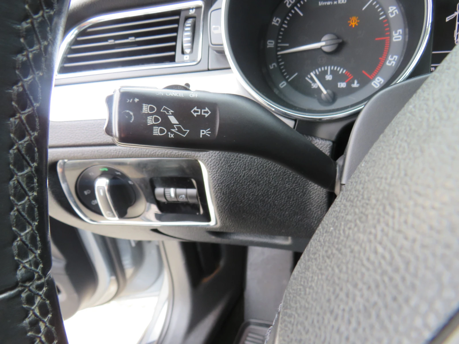 Skoda Superb * 2.0TDI 6-СКОРОСТИ РЪЧКА - РЕГИСТРИРАН* , снимка 16 - Автомобили и джипове - 54136907