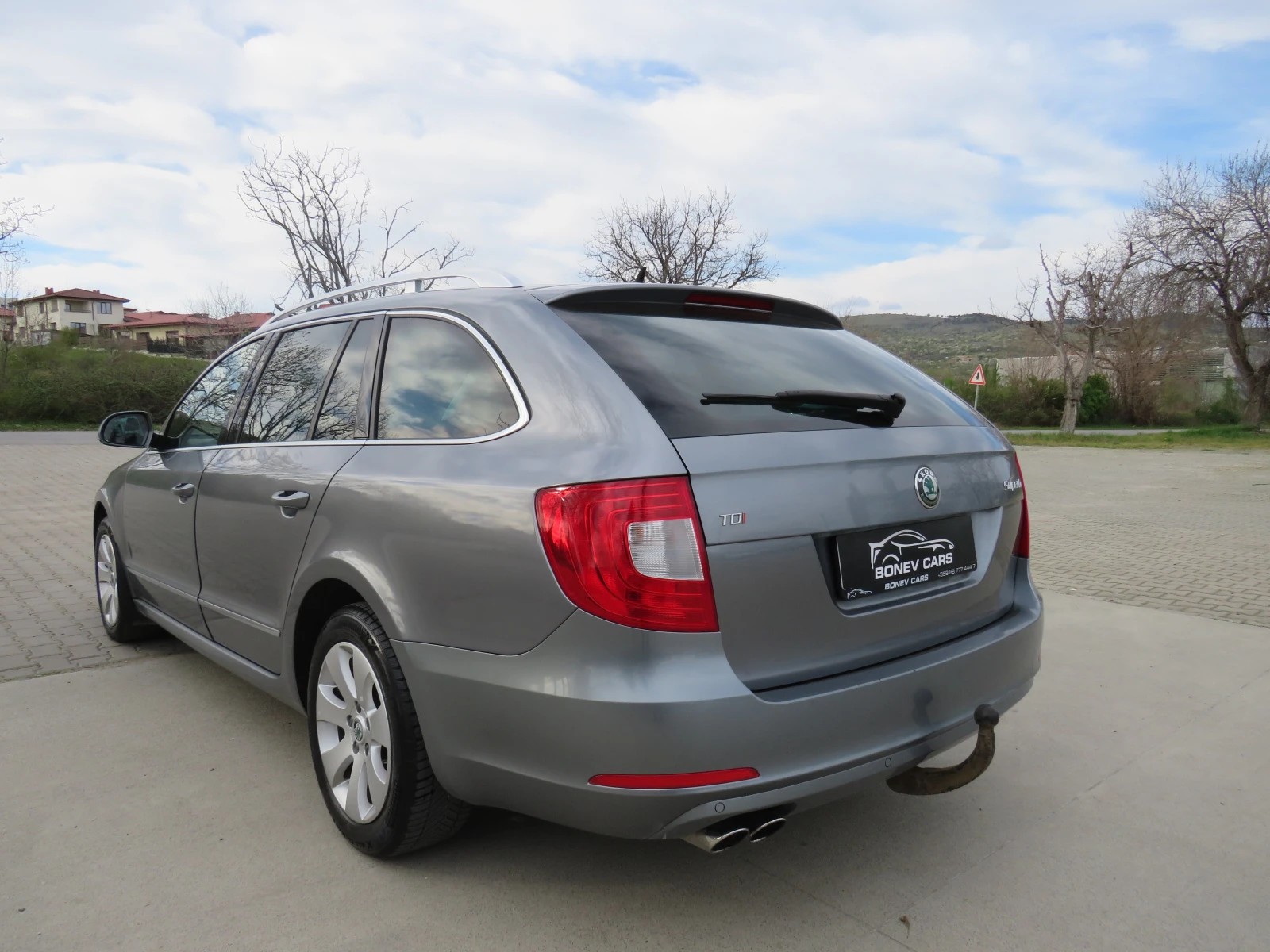 Skoda Superb * 2.0TDI 6-СКОРОСТИ РЪЧКА - РЕГИСТРИРАН* , снимка 7 - Автомобили и джипове - 54136907