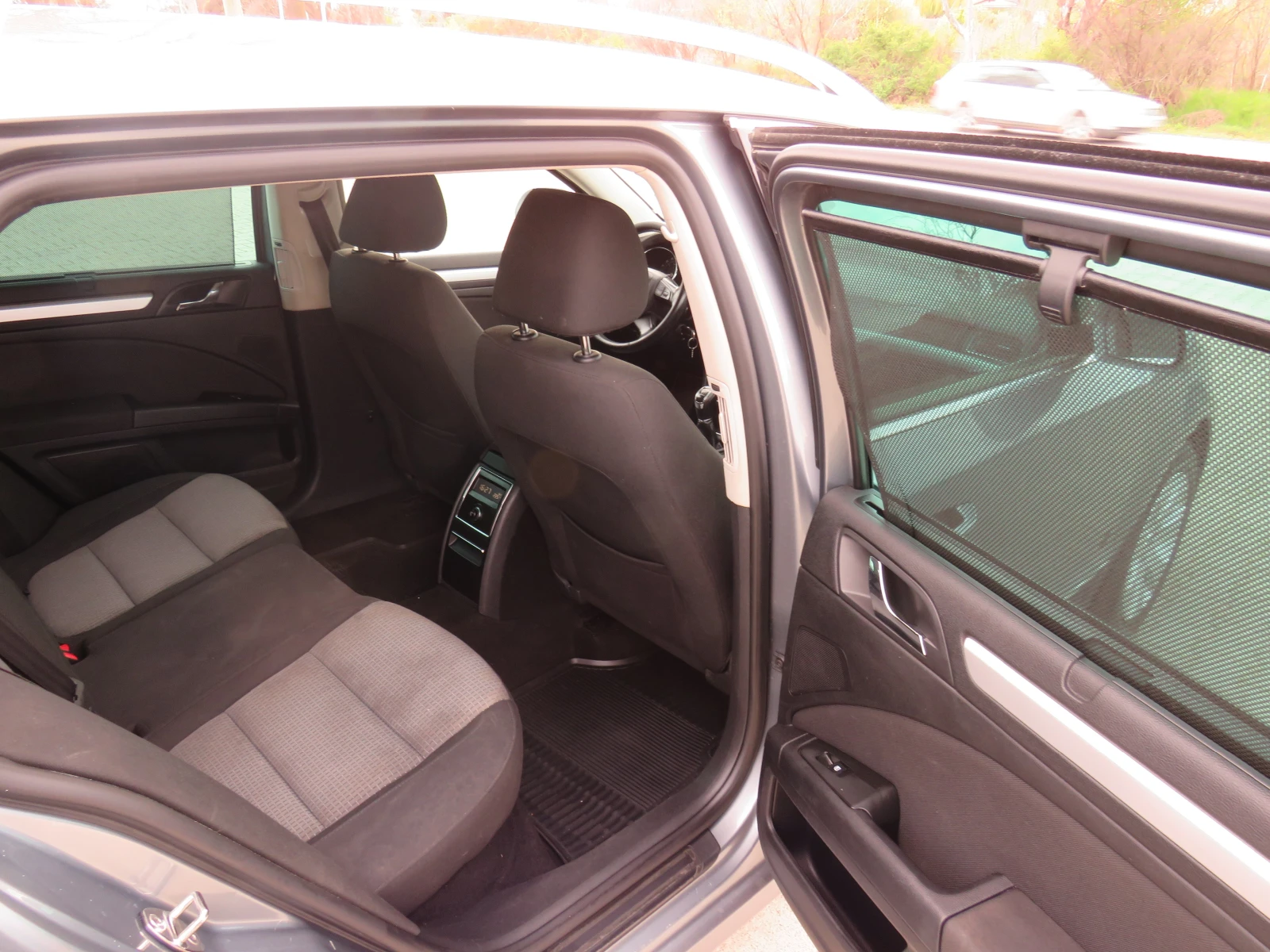 Skoda Superb * 2.0TDI 6-СКОРОСТИ РЪЧКА - РЕГИСТРИРАН* , снимка 11 - Автомобили и джипове - 54136907