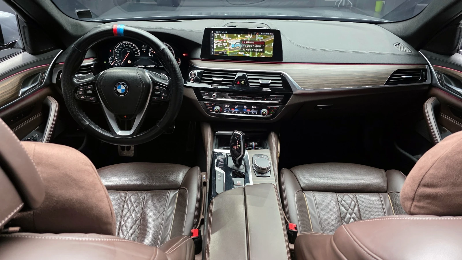 BMW 530 xDrive M Sport Plus| 360 Cam | Distronic | HUD | , снимка 7 - Автомобили и джипове - 54638632