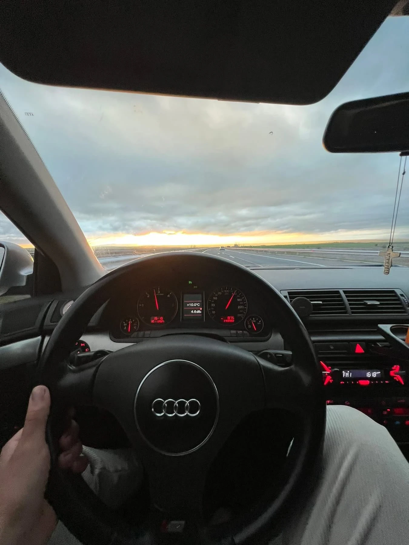 Audi A4 1.9 TDI , снимка 15 - Автомобили и джипове - 54646665