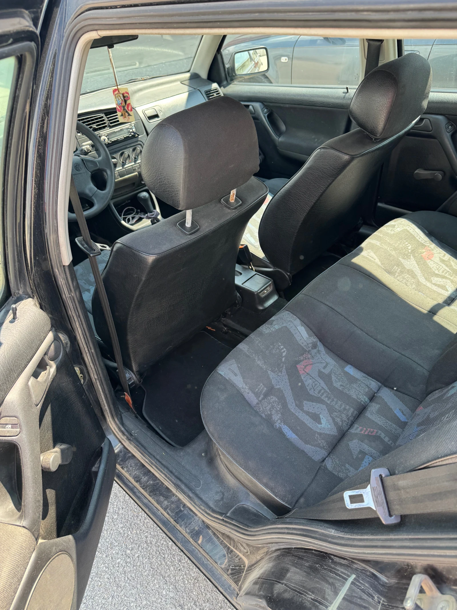 VW Golf 1.6 , снимка 7 - Автомобили и джипове - 55060281