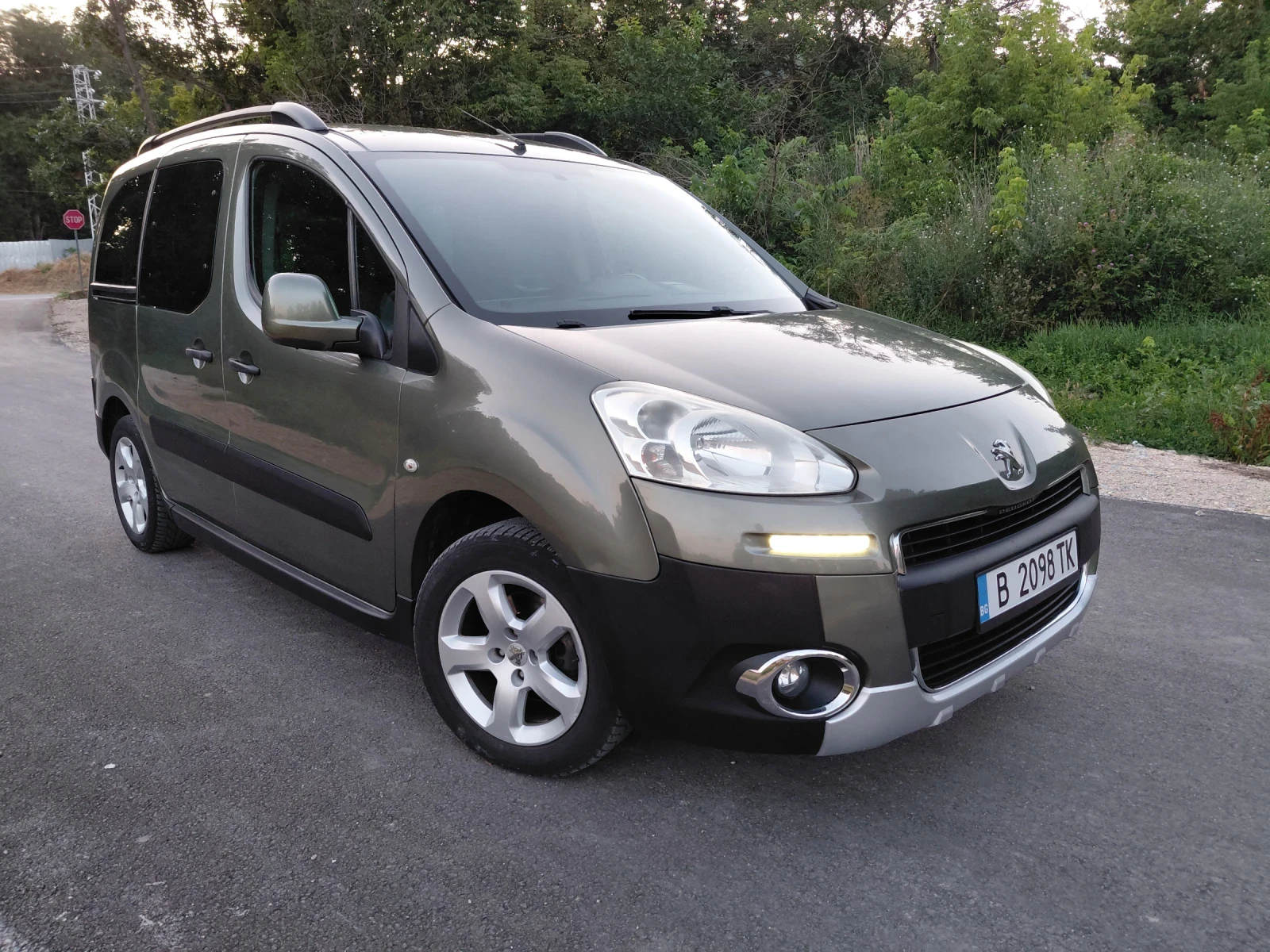 Peugeot Partner 1.6HDI Tepee, снимка 3 - Автомобили и джипове - 55811725