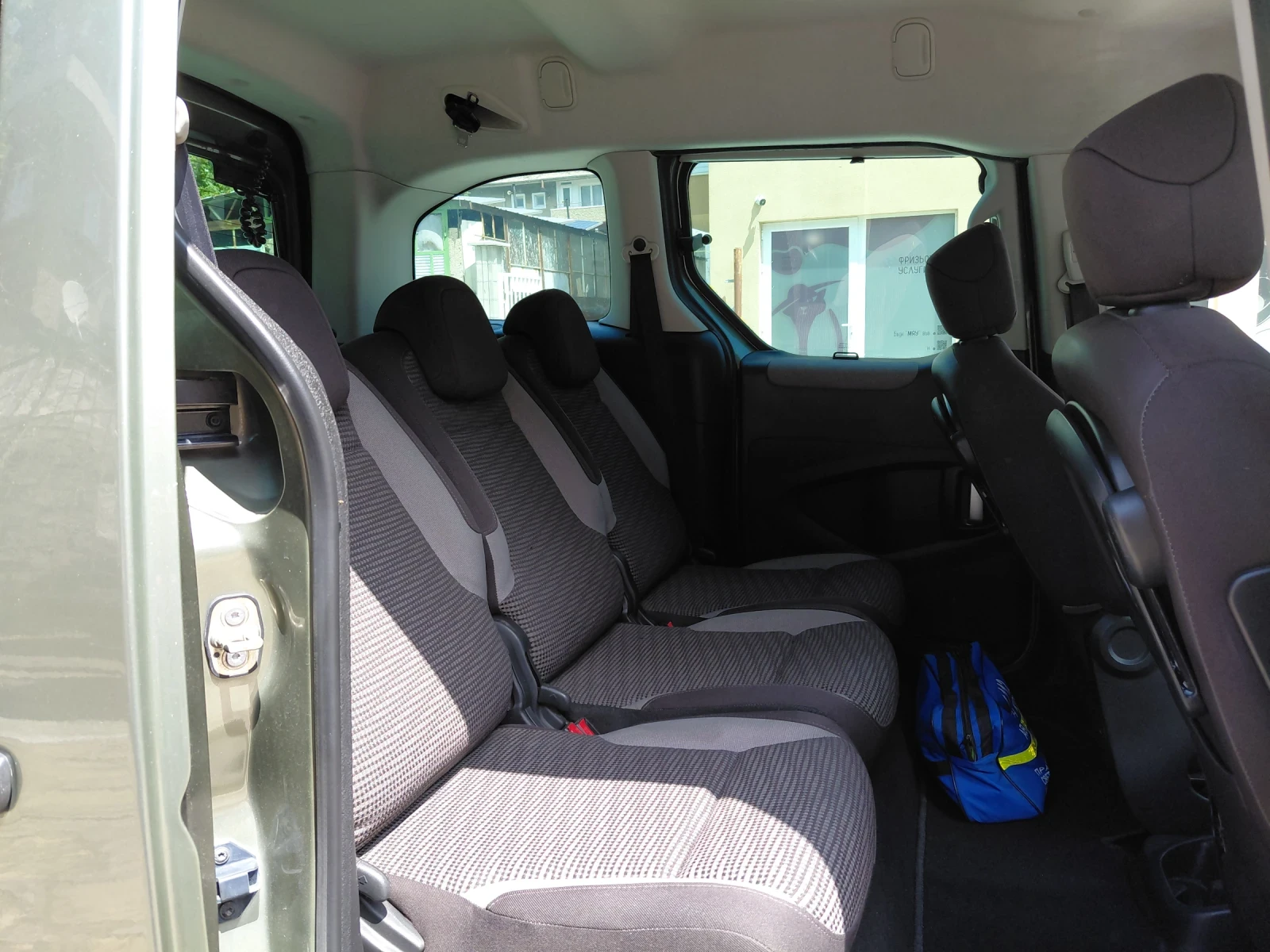 Peugeot Partner 1.6HDI Tepee, снимка 11 - Автомобили и джипове - 55811725