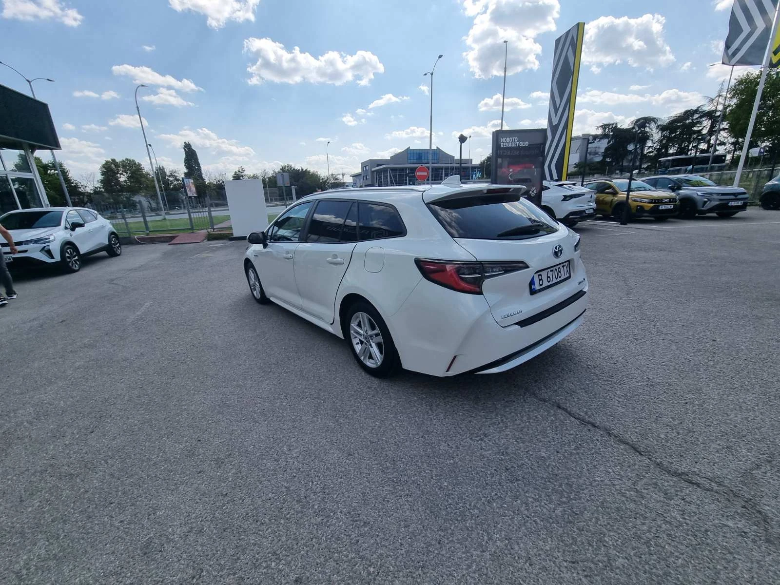 Toyota Corolla 1.8 Hybrid, снимка 7 - Автомобили и джипове - 55847889