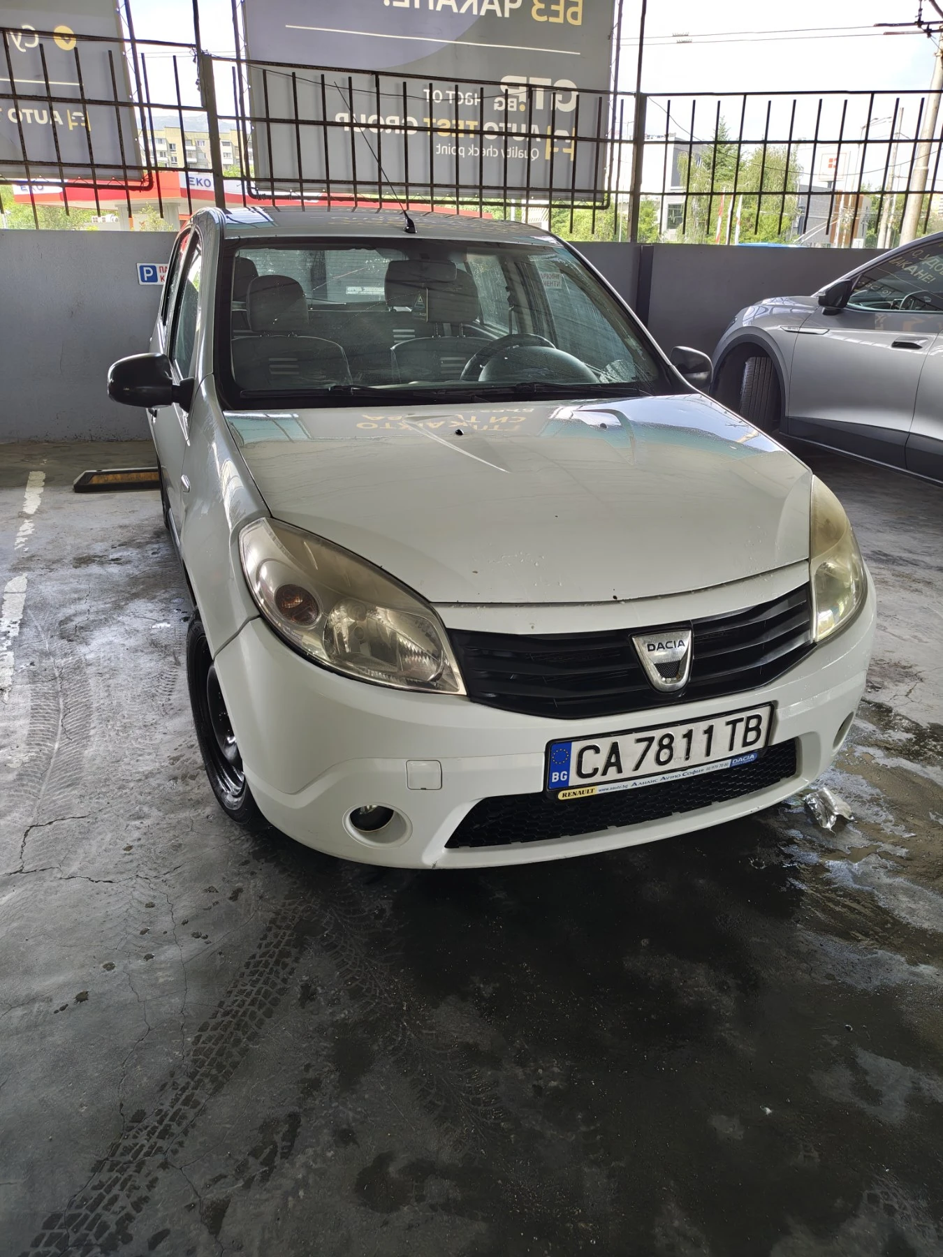 Dacia Sandero, снимка 2 - Автомобили и джипове - 56125324
