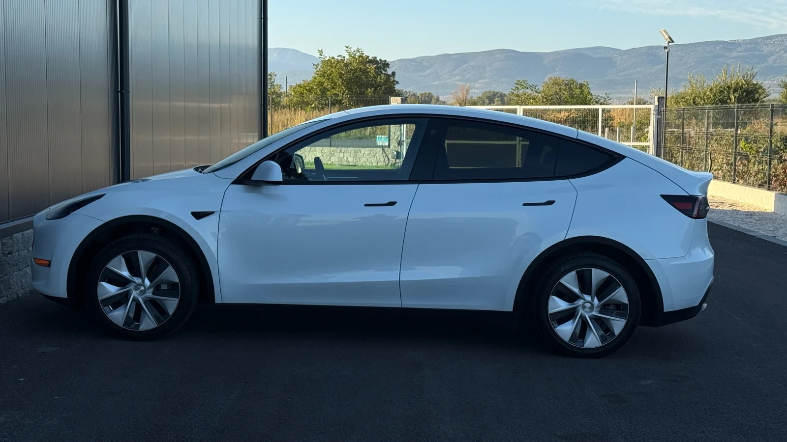 Tesla Model Y LFP, RWD, снимка 7 - Автомобили и джипове - 56382304