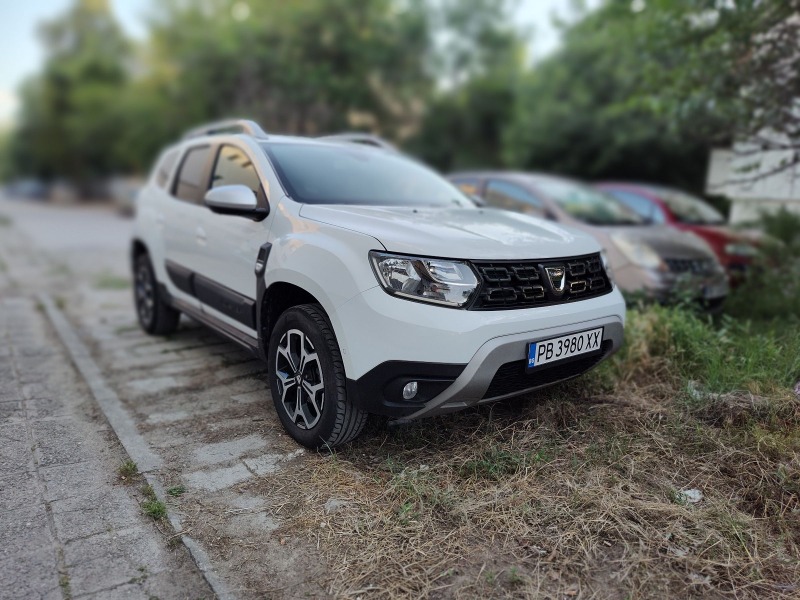 Dacia Duster 1.6 Газ, Като нова, снимка 1 - Автомобили и джипове - 46346096