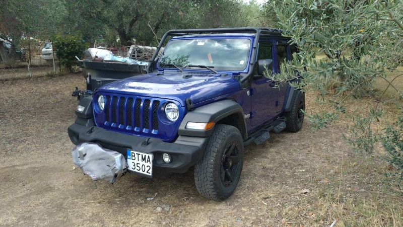 Jeep Wrangler Unlimited Sport, снимка 2 - Автомобили и джипове - 47237484