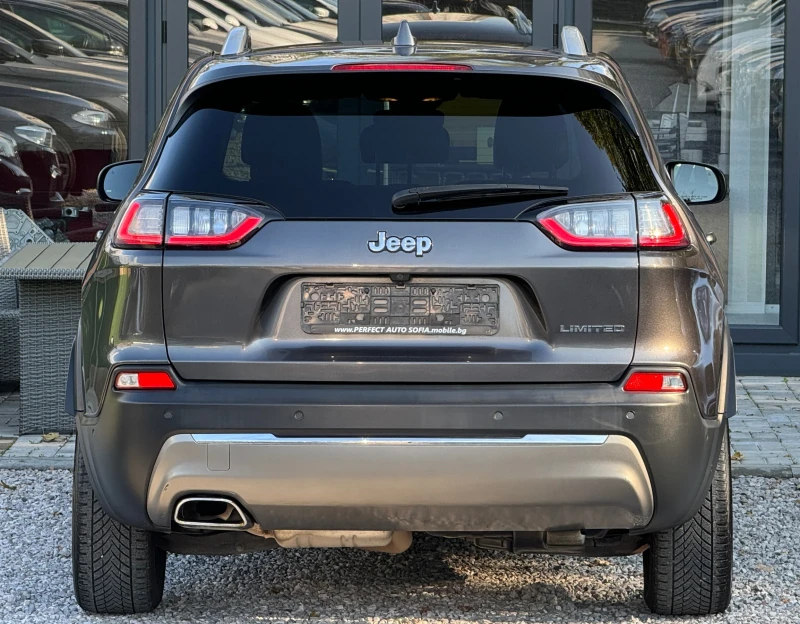 Jeep Cherokee 2.0D-FACE-LIFT-ДОСТРОНИК-ПОДГРЕВ-KEYLES-НОВА-123КМ, снимка 4 - Автомобили и джипове - 47561119