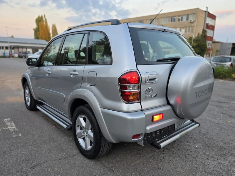 Toyota Rav4 2.0 D-4D Facelift, снимка 4 - Автомобили и джипове - 47792879