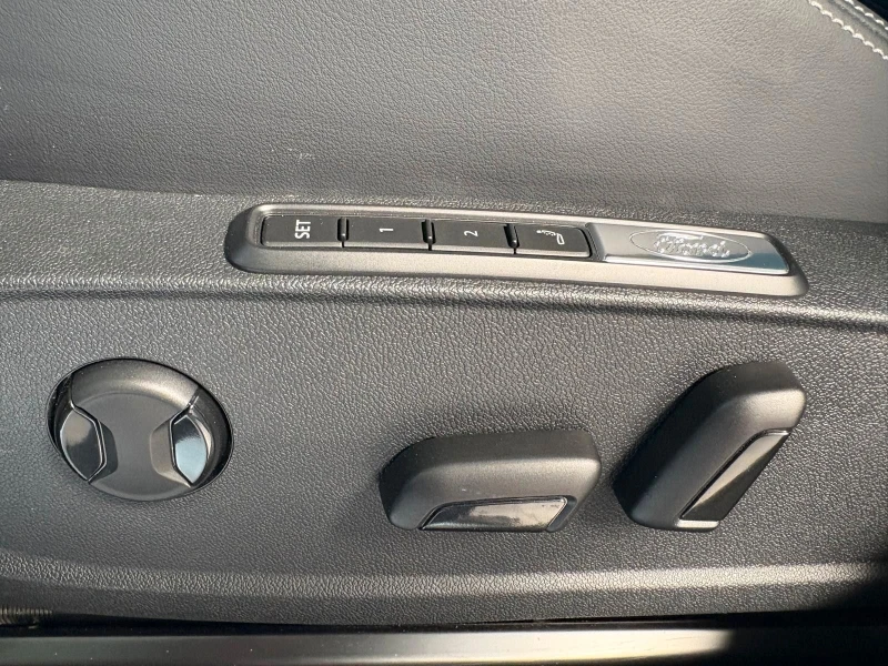 Ford Explorer PREMIUM/286HP/RWD/AMBI/CARPLAY/KLESS/PANO/156f, снимка 11 - Автомобили и джипове - 50640530