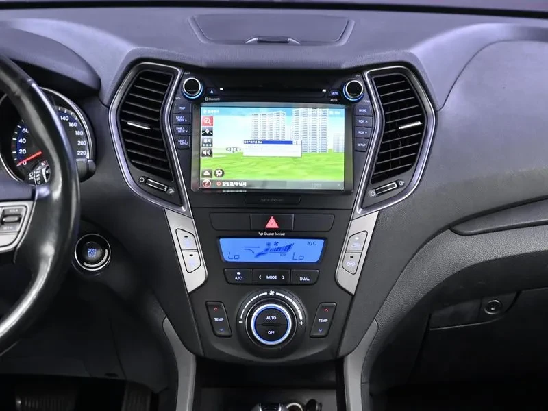 Hyundai Santa fe 2.0 2Wd Premium, снимка 15 - Автомобили и джипове - 53957946