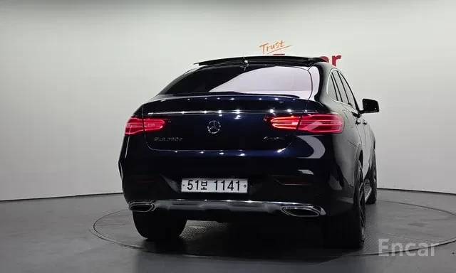 Mercedes-Benz GLE 350 D/COUPE/360CAMERA/H&K/ПАНОРАМА/, снимка 4 - Автомобили и джипове - 55597533