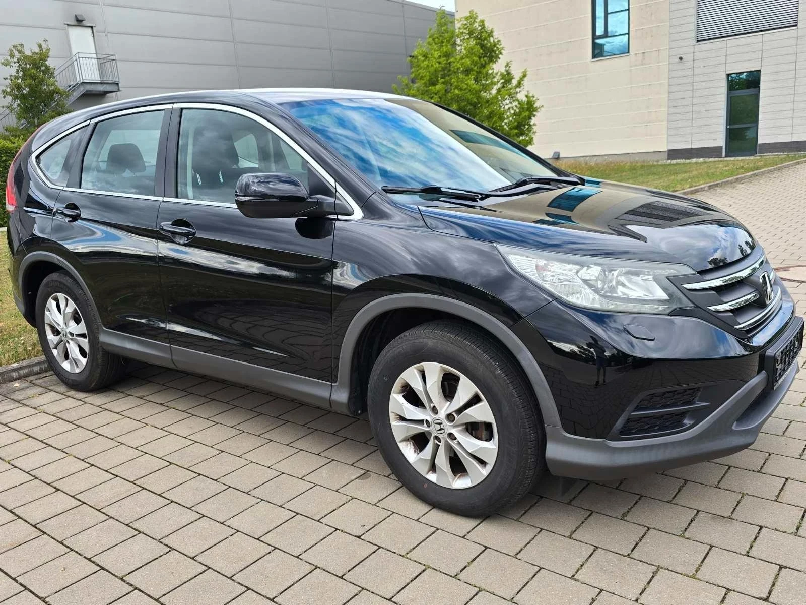 Honda Cr-v Реални км, Сервизна история, TUV до 02.2027 г. - изображение 2