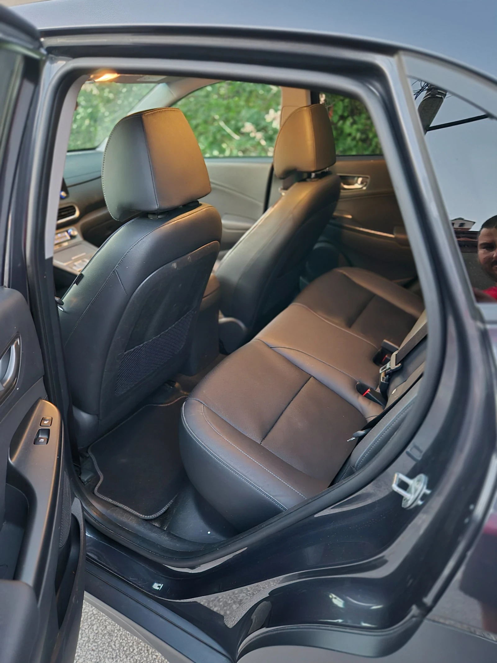 Hyundai Kona 64 kWh/ Premium/204кс/20г/Термо помпа - изображение 8