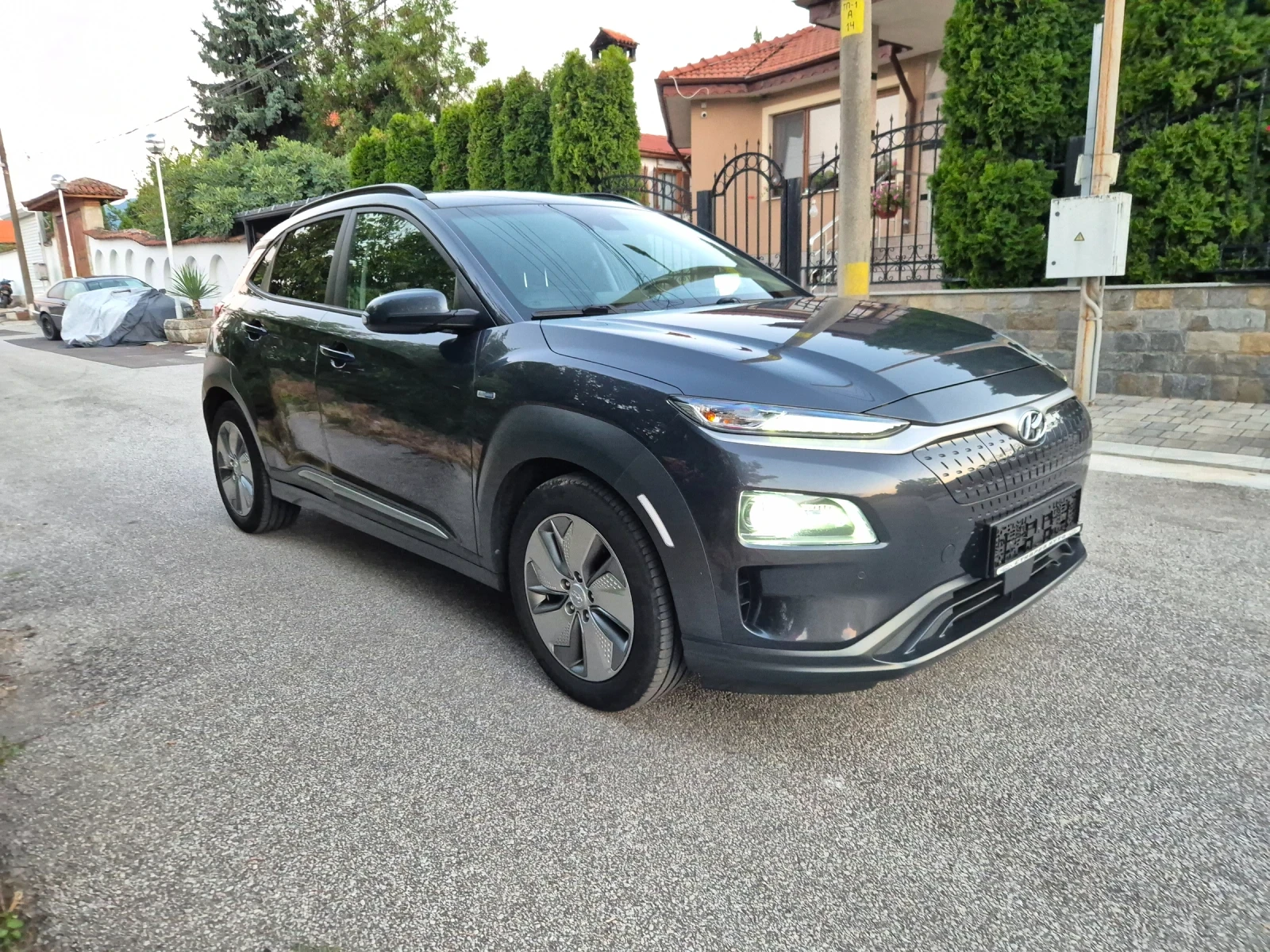 Hyundai Kona 64 kWh/ Premium/204кс/20г/Термо помпа - изображение 2