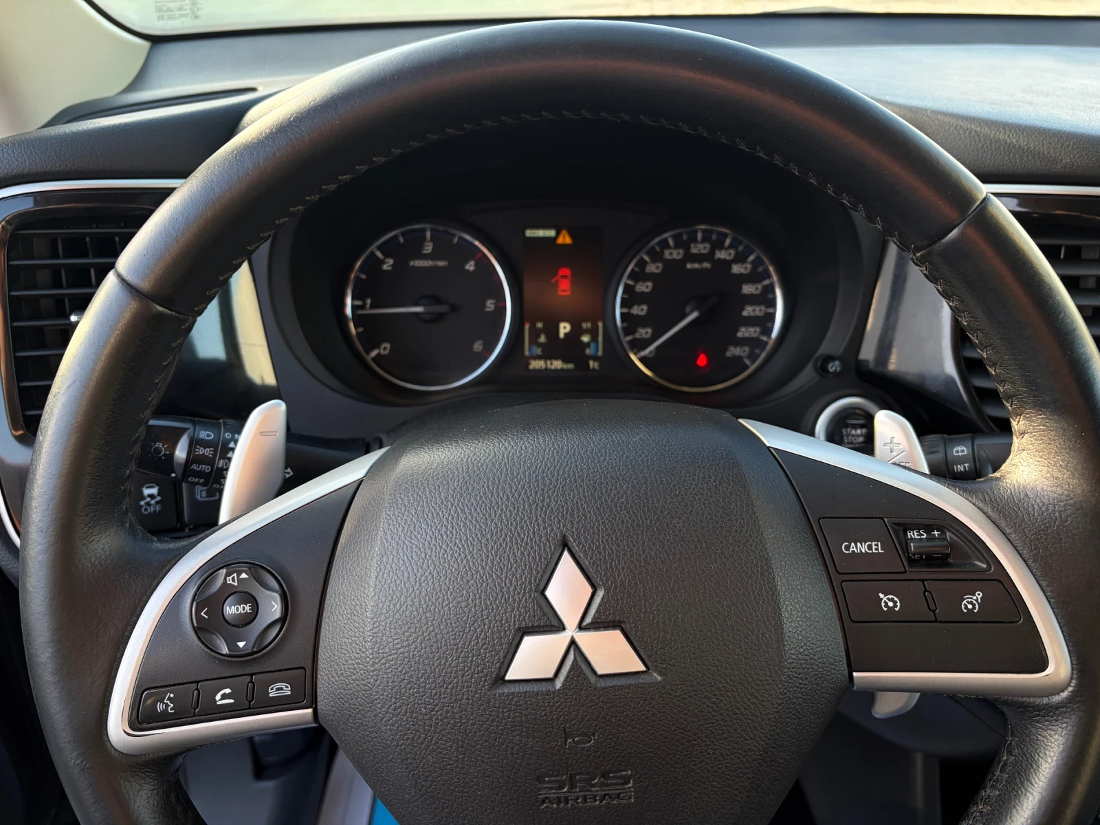 Mitsubishi Outlander 22 DID-150k.c. 4WD, Автоматик, 6+ 1МЕСТА - изображение 8