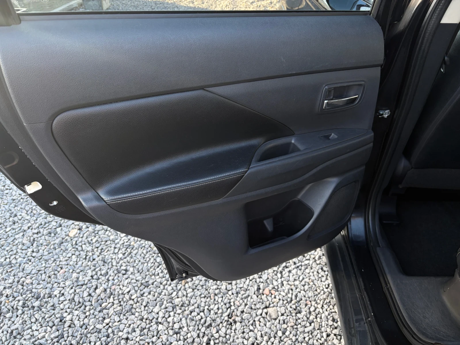 Mitsubishi Outlander 22 DID-150k.c. 4WD, Автоматик, 6+ 1МЕСТА - изображение 10