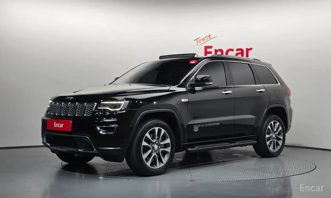 Jeep Grand cherokee LIMITED ОБДУХВАНЕ ПАНОРАМА CARPLAY ТЕГЛИЧ СТЕПЕНКИ, снимка 2 - Автомобили и джипове - 55578321