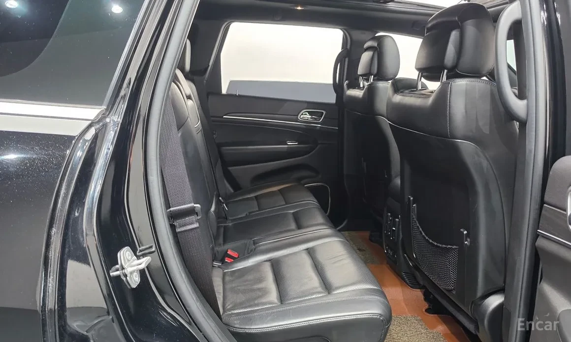Jeep Grand cherokee LIMITED ОБДУХВАНЕ ПАНОРАМА CARPLAY ТЕГЛИЧ СТЕПЕНКИ, снимка 15 - Автомобили и джипове - 55578321