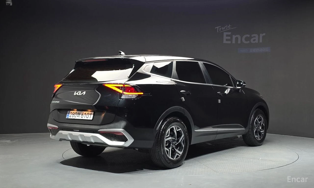 Kia Sportage ПОДГРЕВ* КАМЕРА* LANE* ASSIST* , снимка 2 - Автомобили и джипове - 56082260