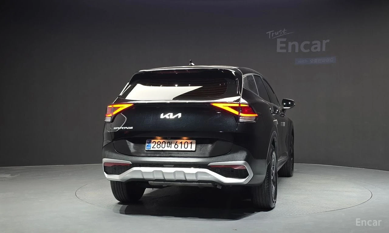 Kia Sportage ПОДГРЕВ* КАМЕРА* LANE* ASSIST* , снимка 4 - Автомобили и джипове - 56082260