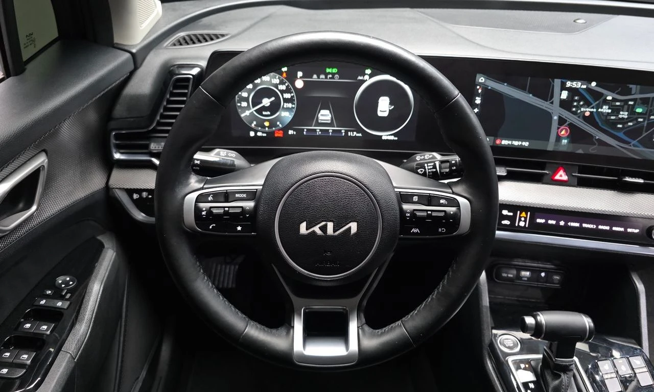 Kia Sportage ПОДГРЕВ* КАМЕРА* LANE* ASSIST* , снимка 8 - Автомобили и джипове - 56082260