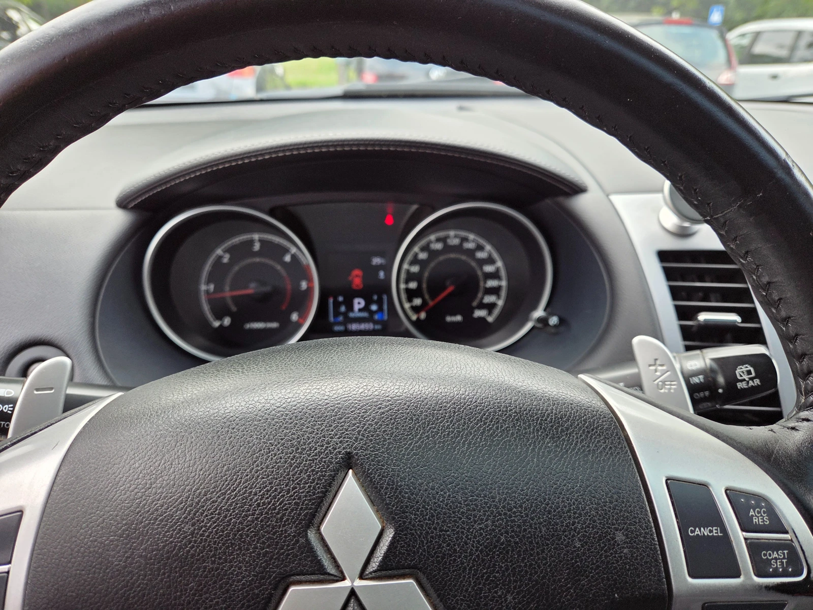 Mitsubishi Outlander 2.2 DID, снимка 9 - Автомобили и джипове - 56204645