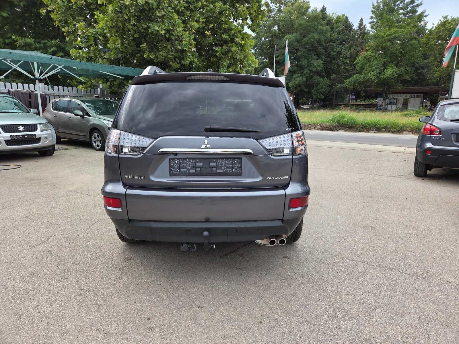 Mitsubishi Outlander 2.2 DID, снимка 4 - Автомобили и джипове - 56204645