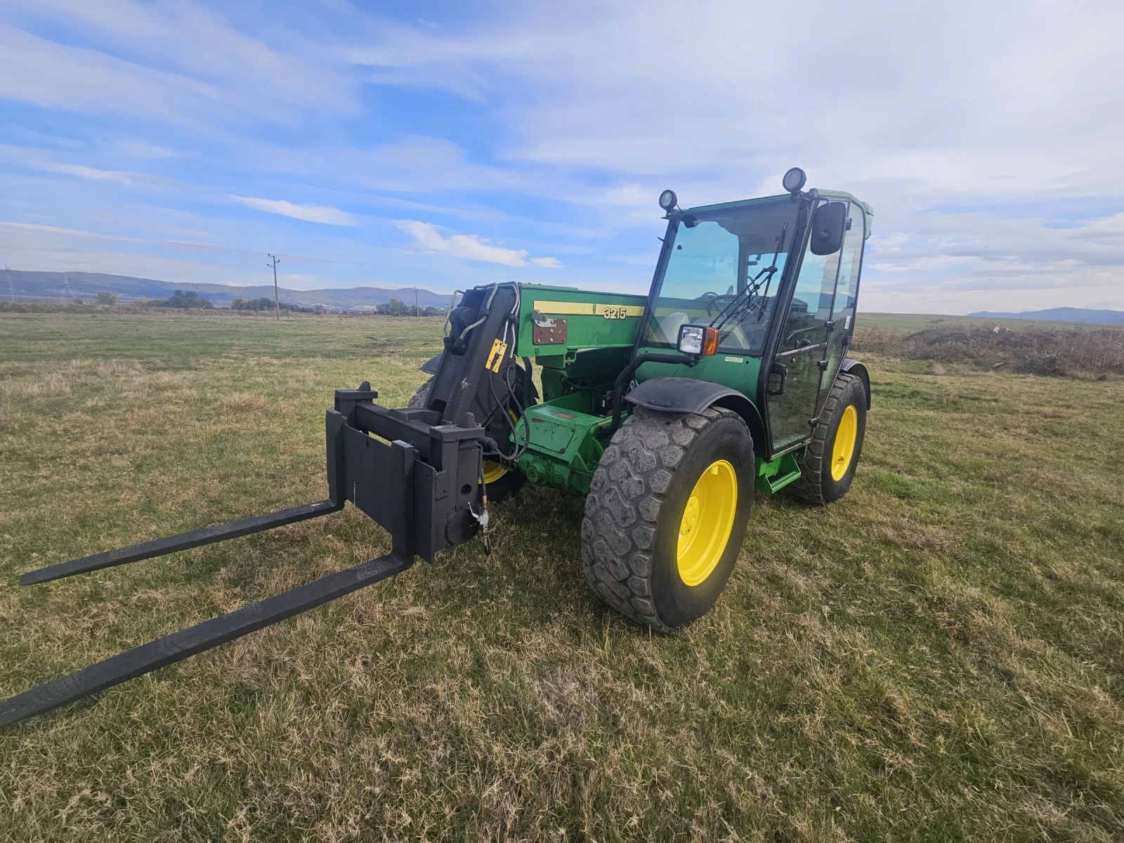   John Deere 3215 | Mobile.bg   1