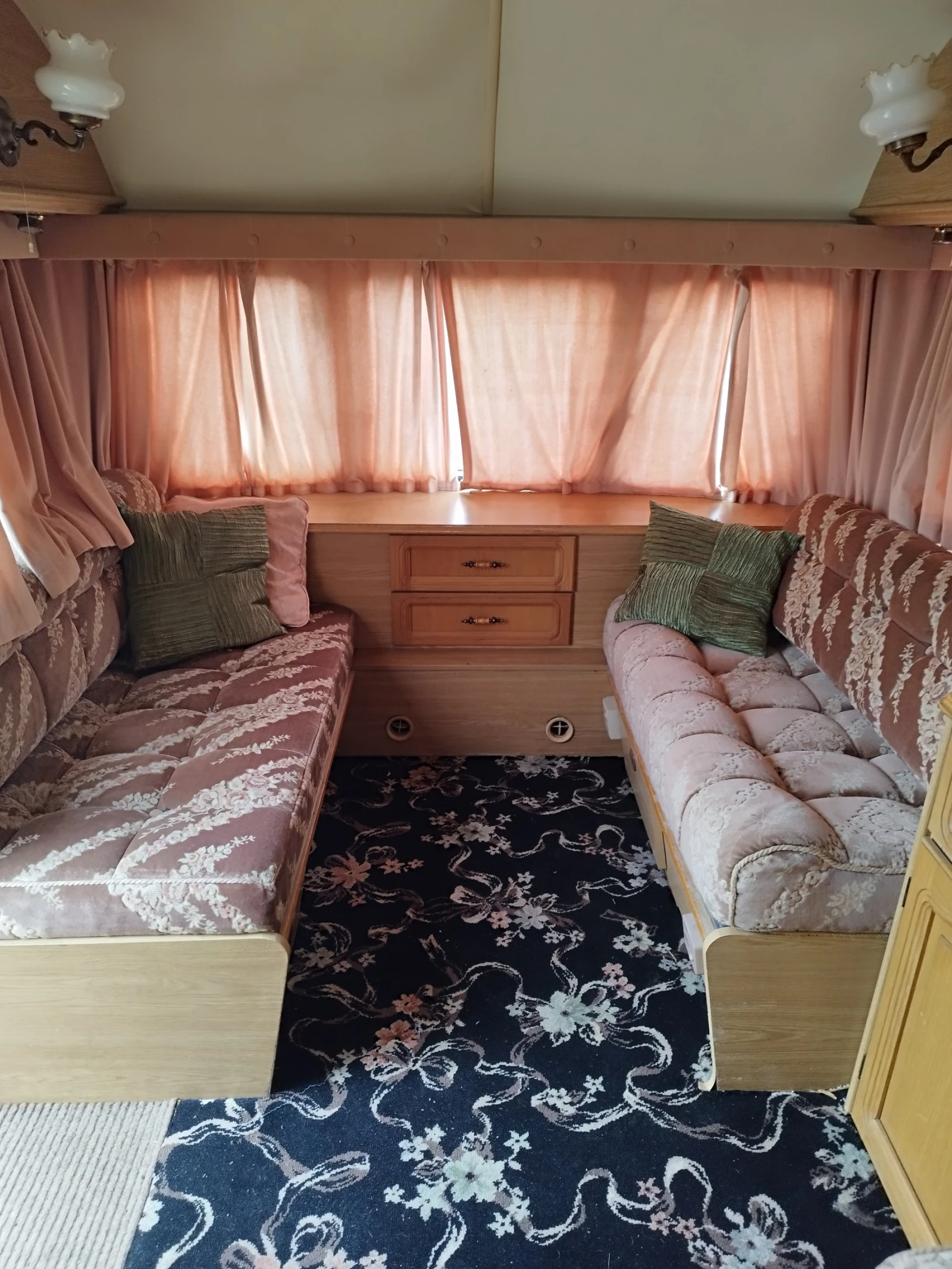 Каравана ABI Tristar 5м 4/5 местна 1996 г. , снимка 5 - Каравани и кемпери - 54224511