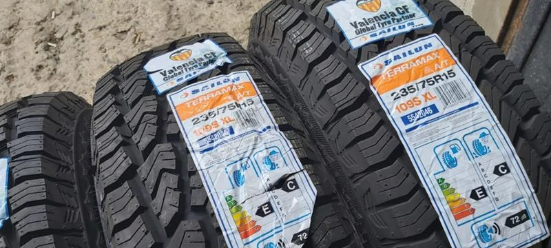 Гуми Всесезонни 235/75R15, снимка 3 - Гуми и джанти - 34005509