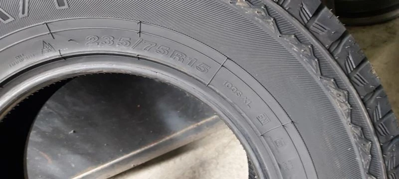 Гуми Всесезонни 235/75R15, снимка 6 - Гуми и джанти - 34005509